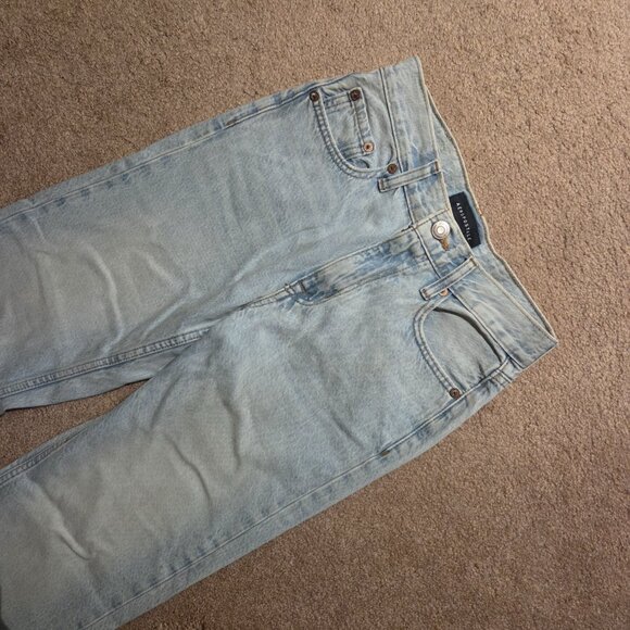 Aeropostale Lightwash High-Rise Baggy Jeans - Picture 3 of 3